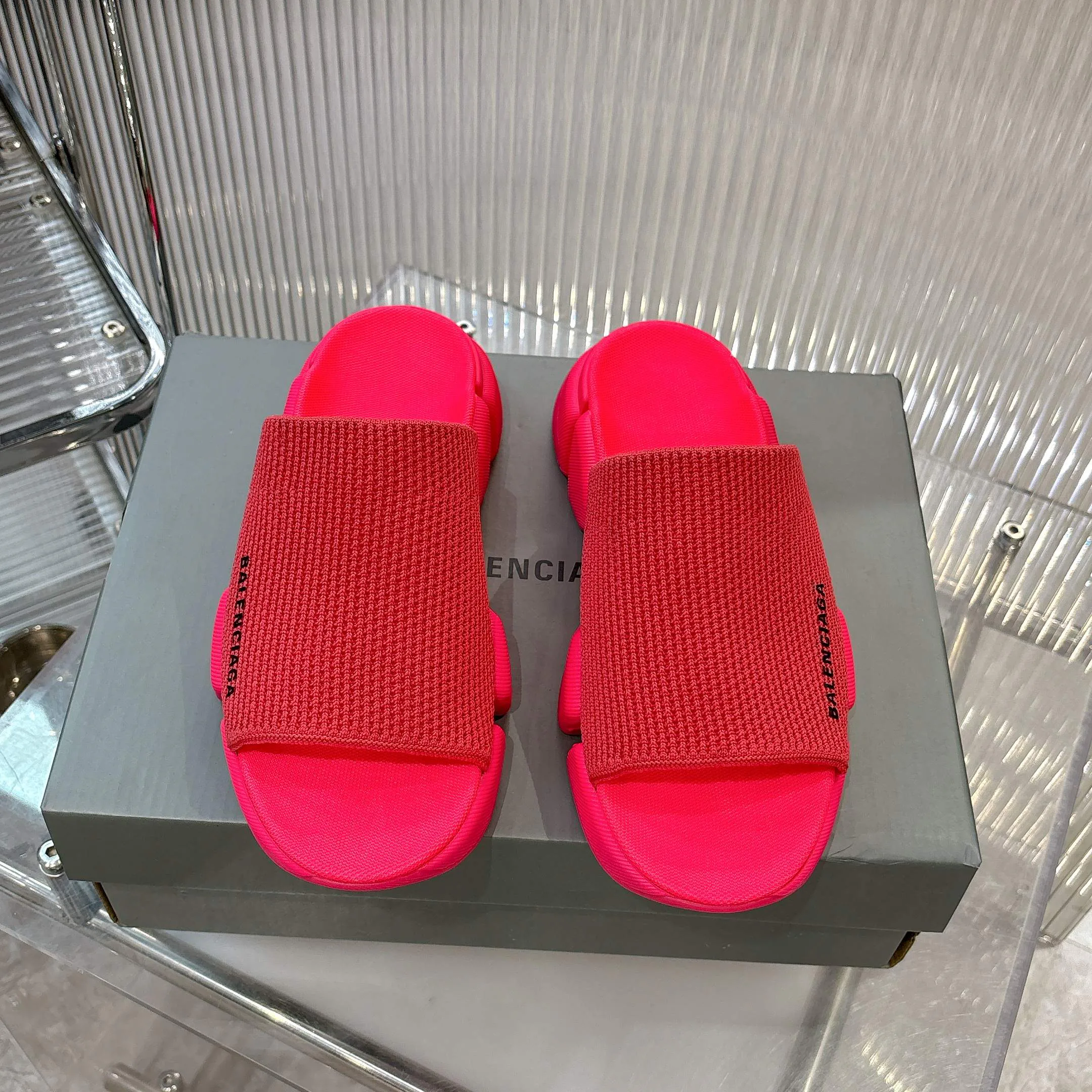 Шлепанцы Женские Balenciaga 17182655