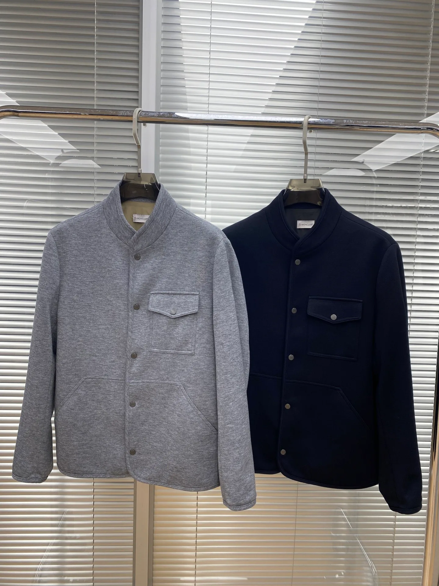 Куртки И Пуховики Мужские Moncler 17908224