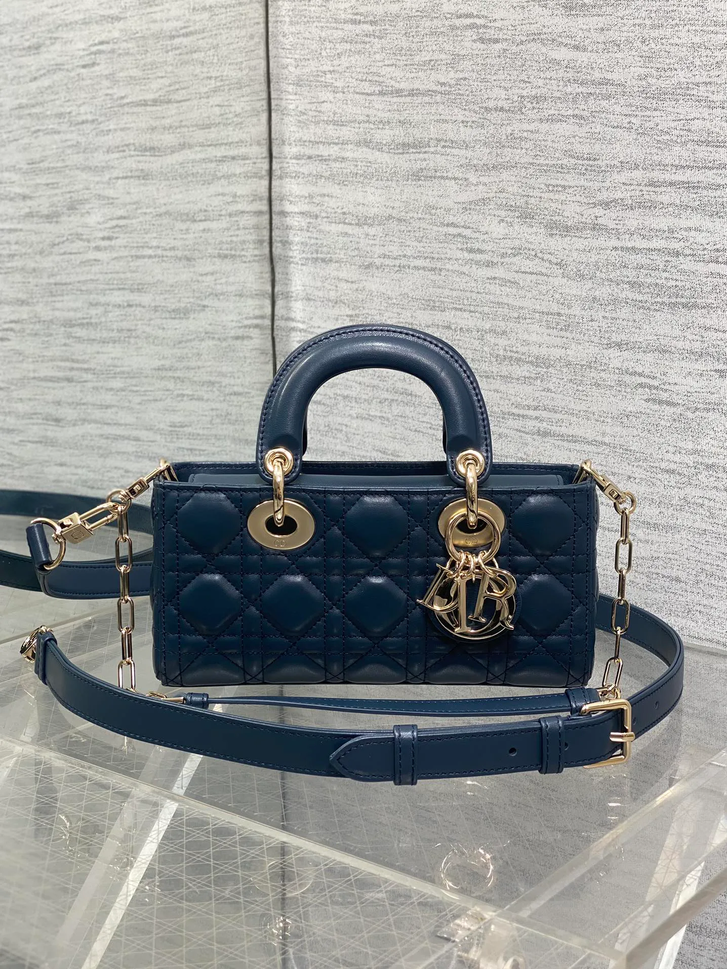 Классические Сумки Женские Christian Dior 17770367