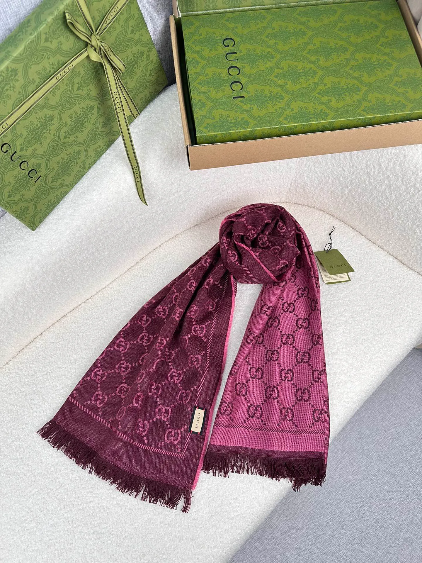 Шарфы Gucci 752747