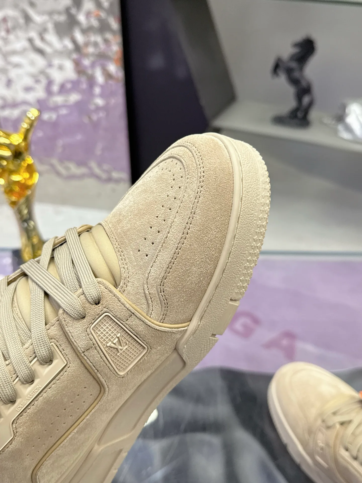 Кроссовки Женские Louis Vuitton 17530414