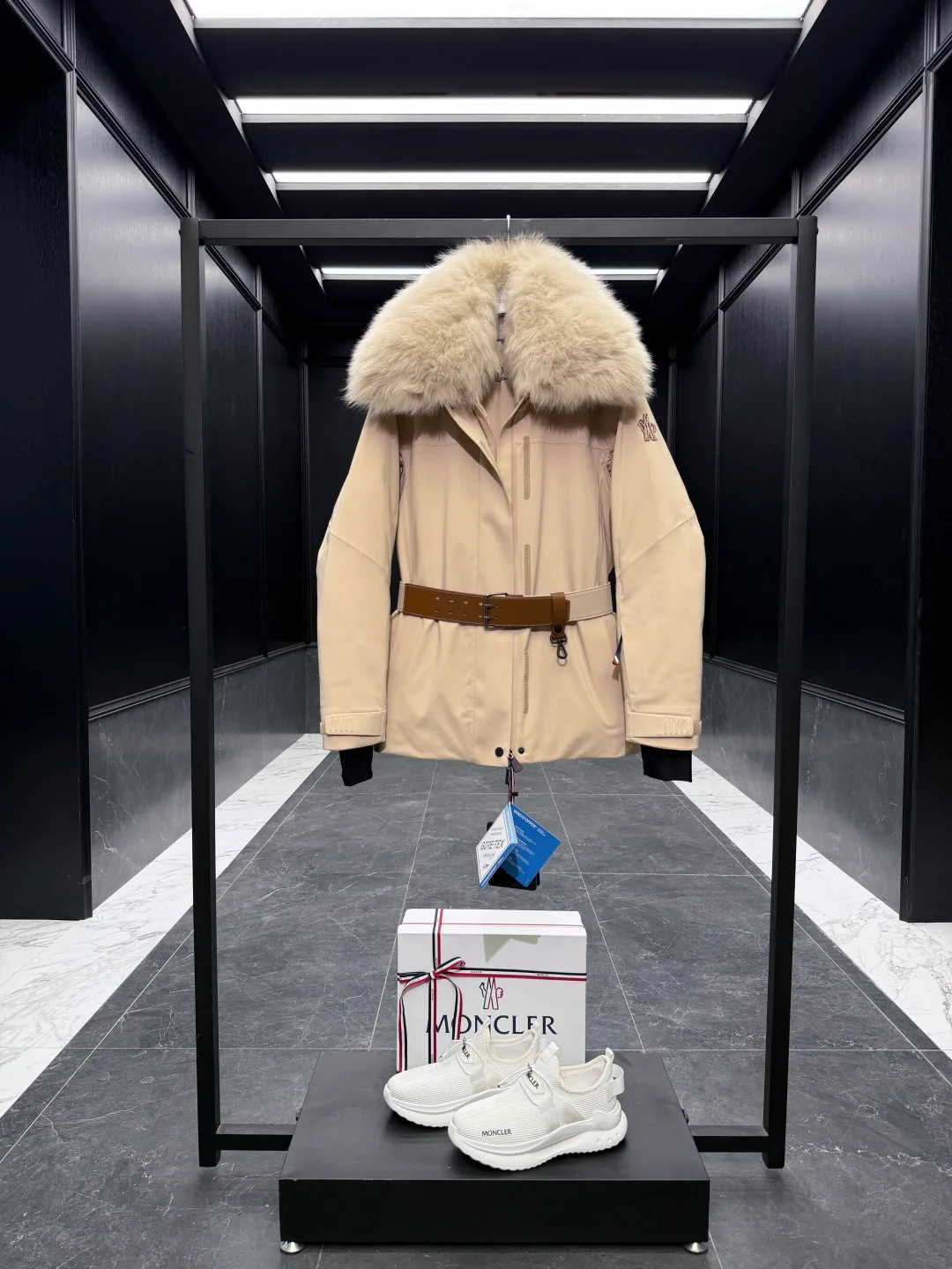 Куртки И Пуховики Женские Moncler 1261878