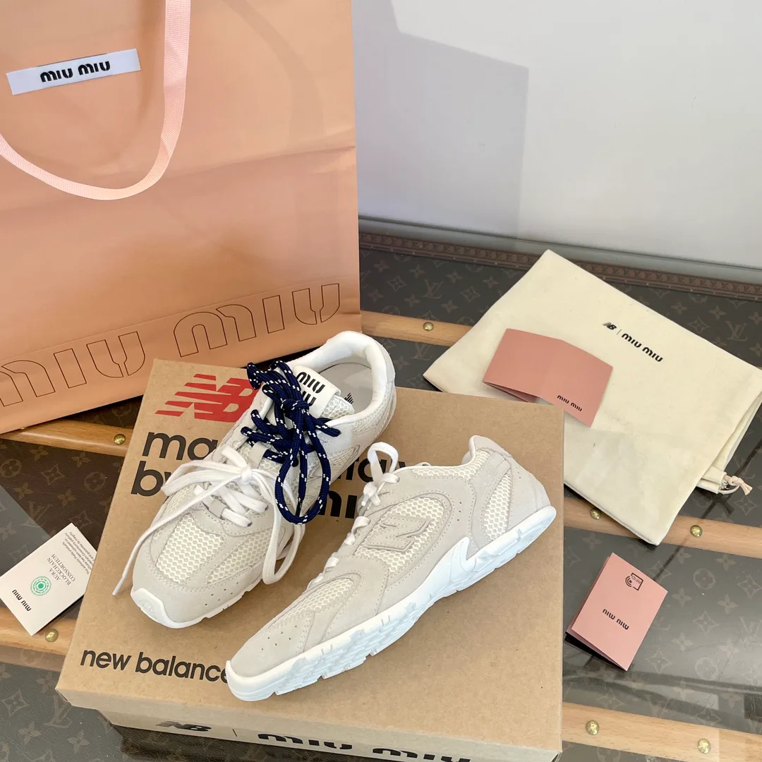 Кроссовки Женские Miu Miu 17963974