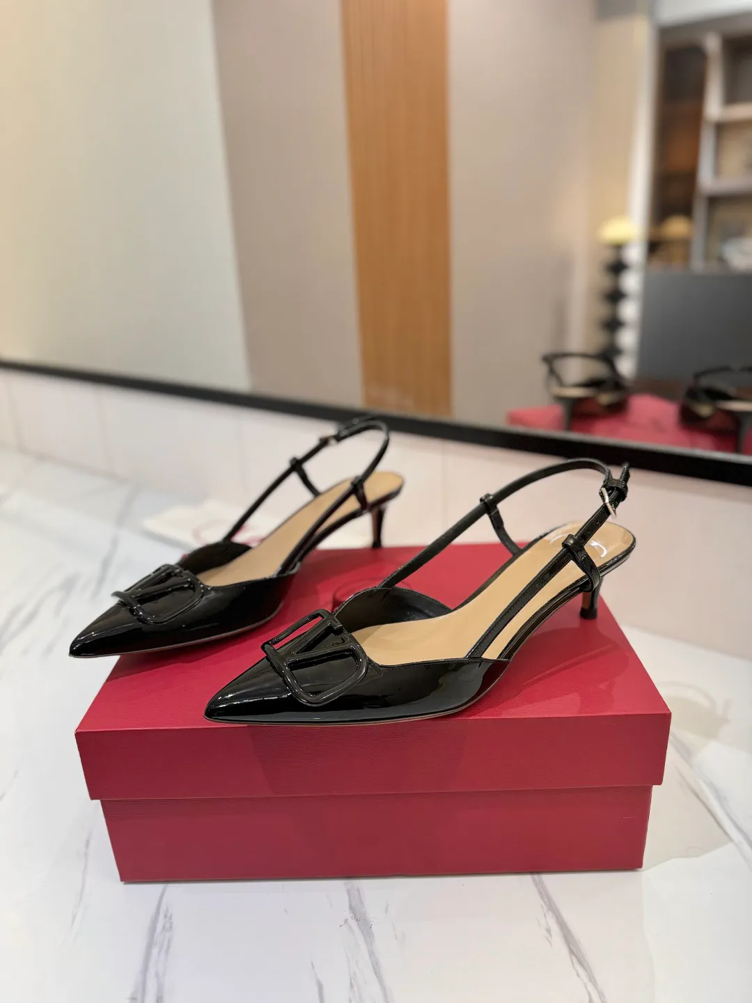 Босоножки Женские Valentino 11516235