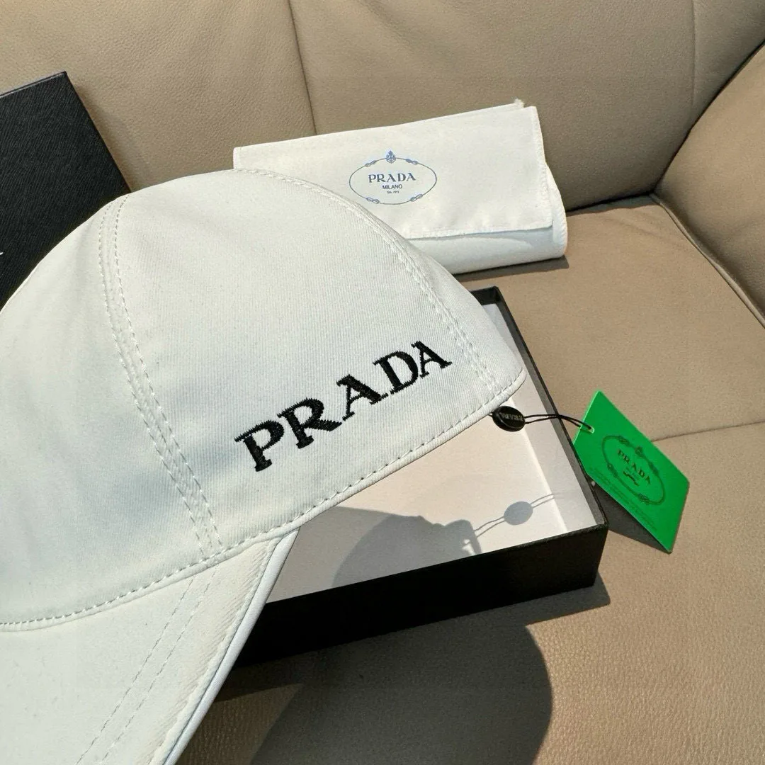 Головные Уборы Prada 17515249