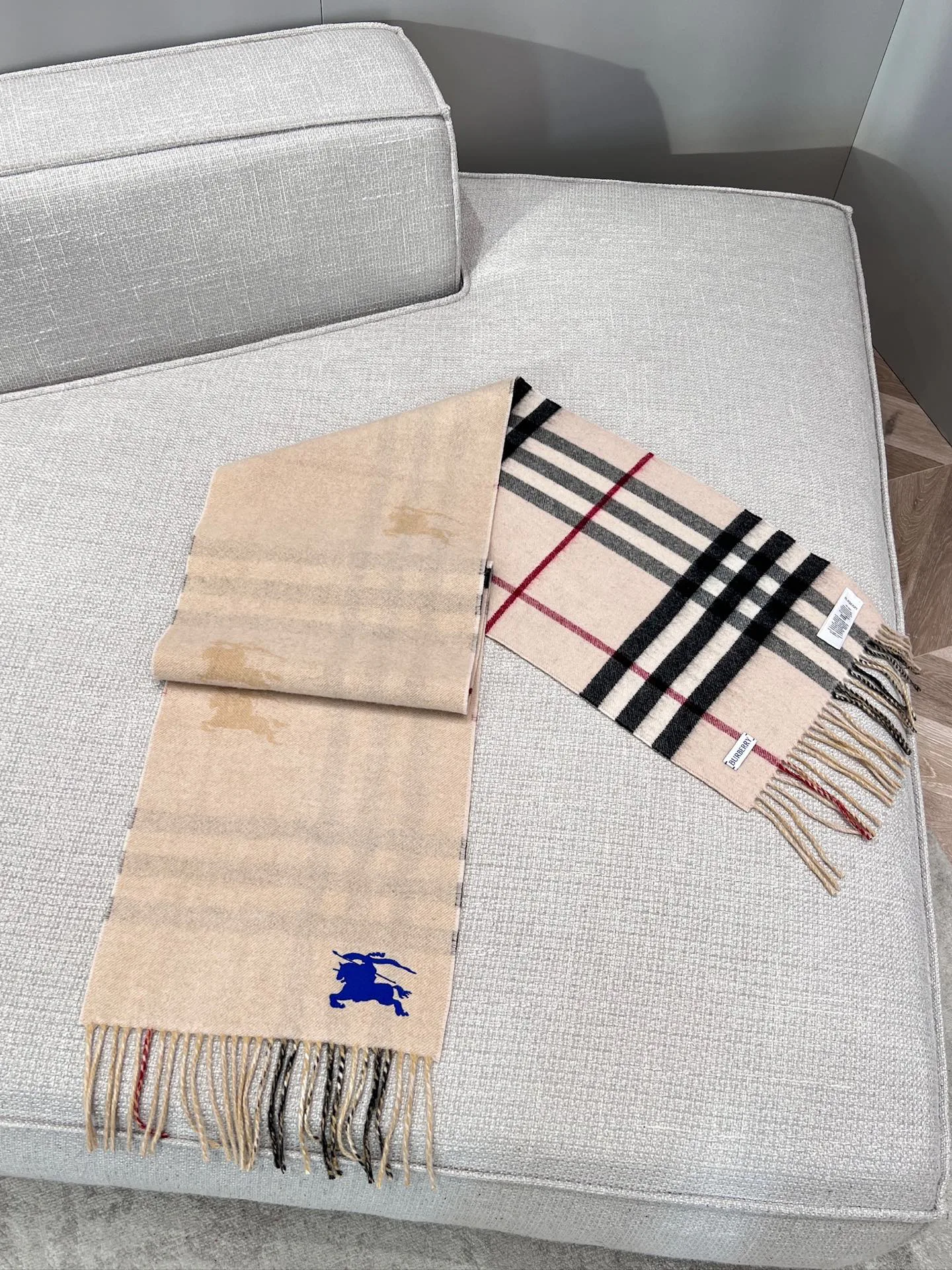 Шарфы Burberry 18560087