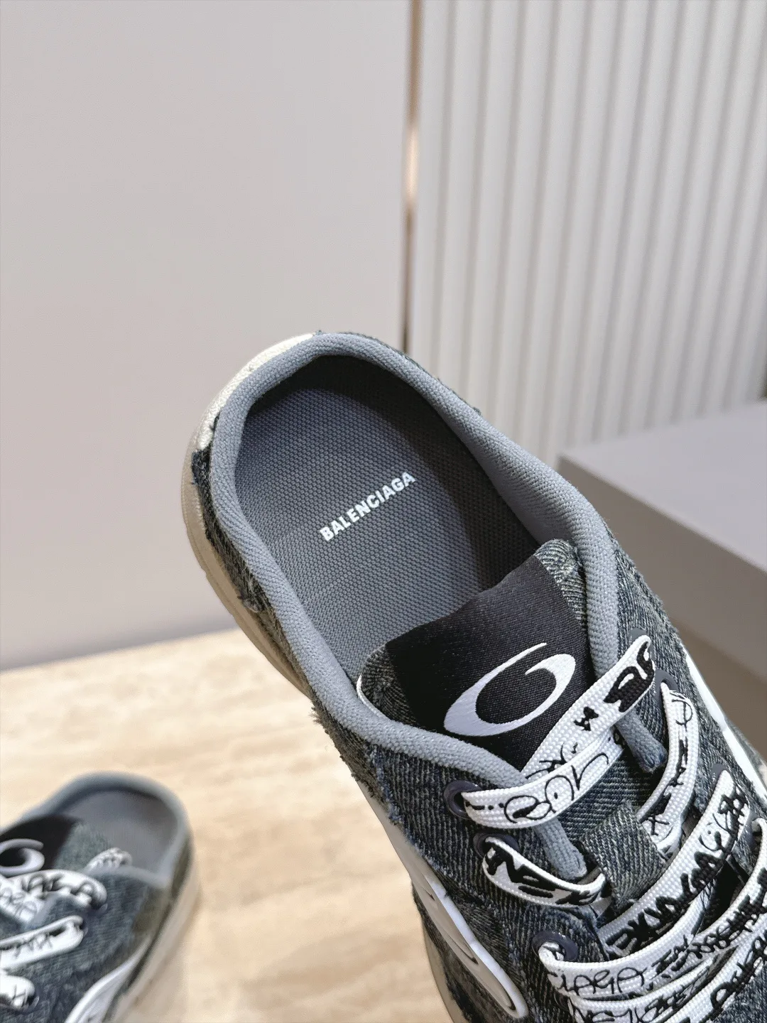 Кроссовки Женские Balenciaga 18926940