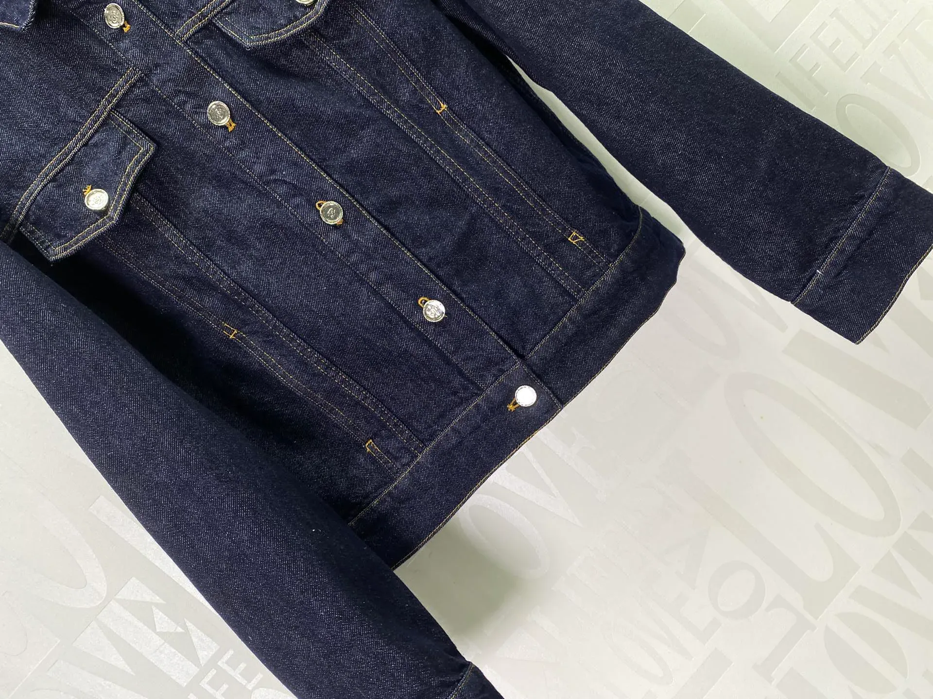 Куртки И Пуховики Женские Chanel 950617