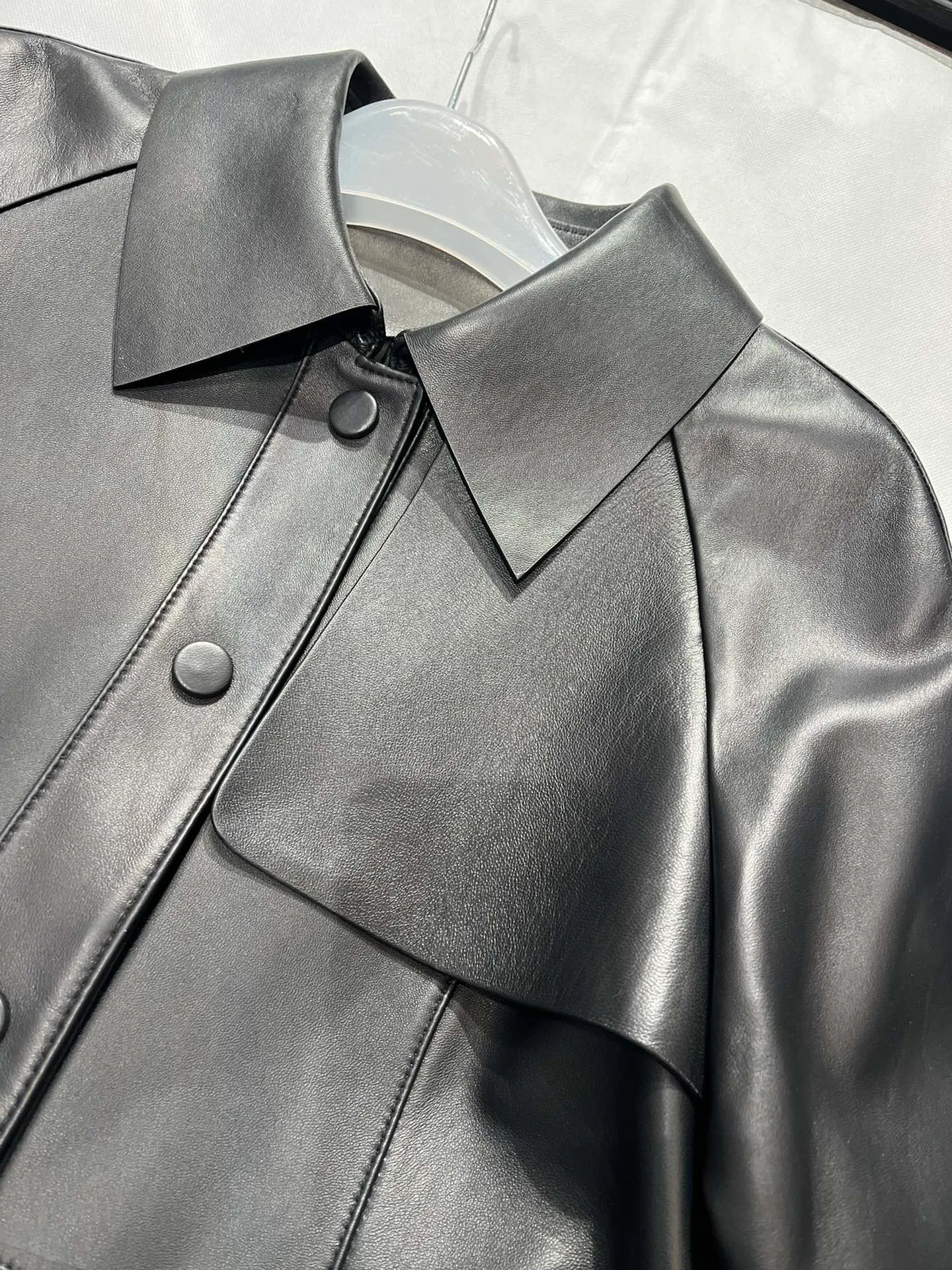Кожаные Куртки И Дублёнки Мужские Fendi 10088537