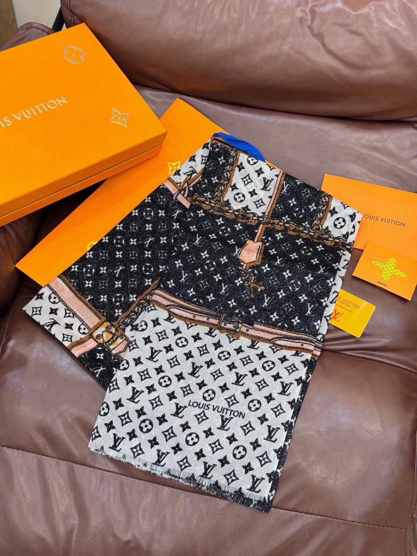 Шарфы Louis Vuitton 17673157