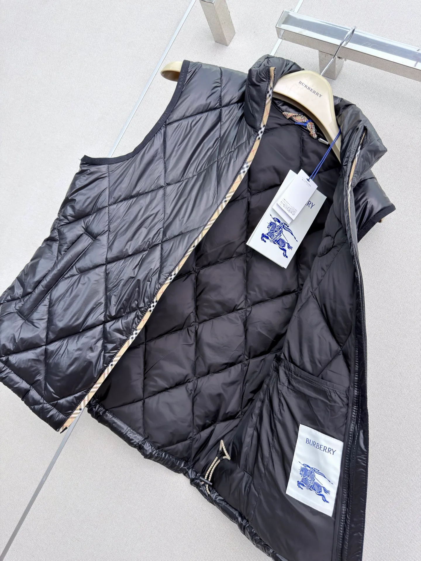 Жилеты Женские Burberry 18839030