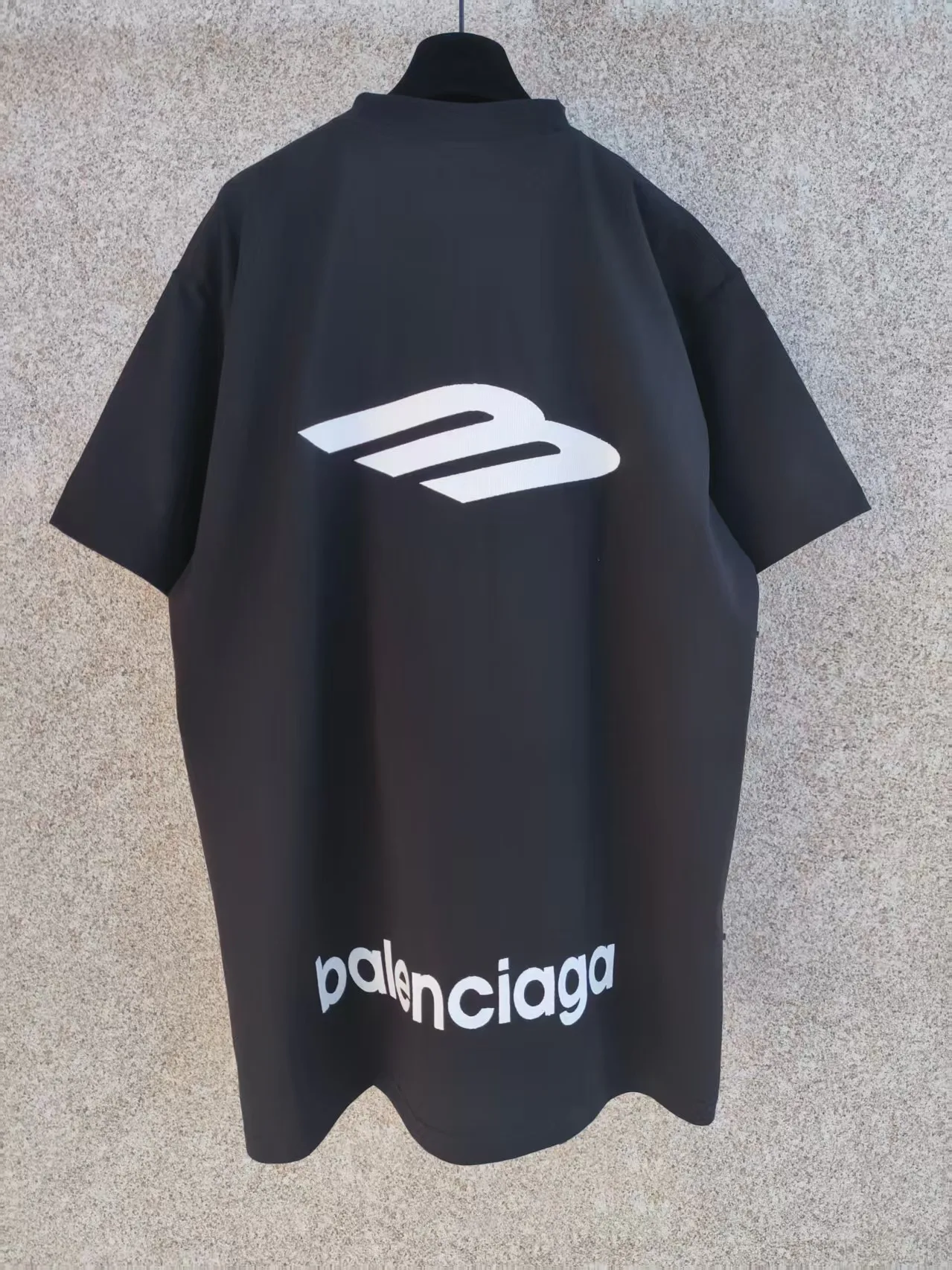 Футболки Женские Balenciaga 550247