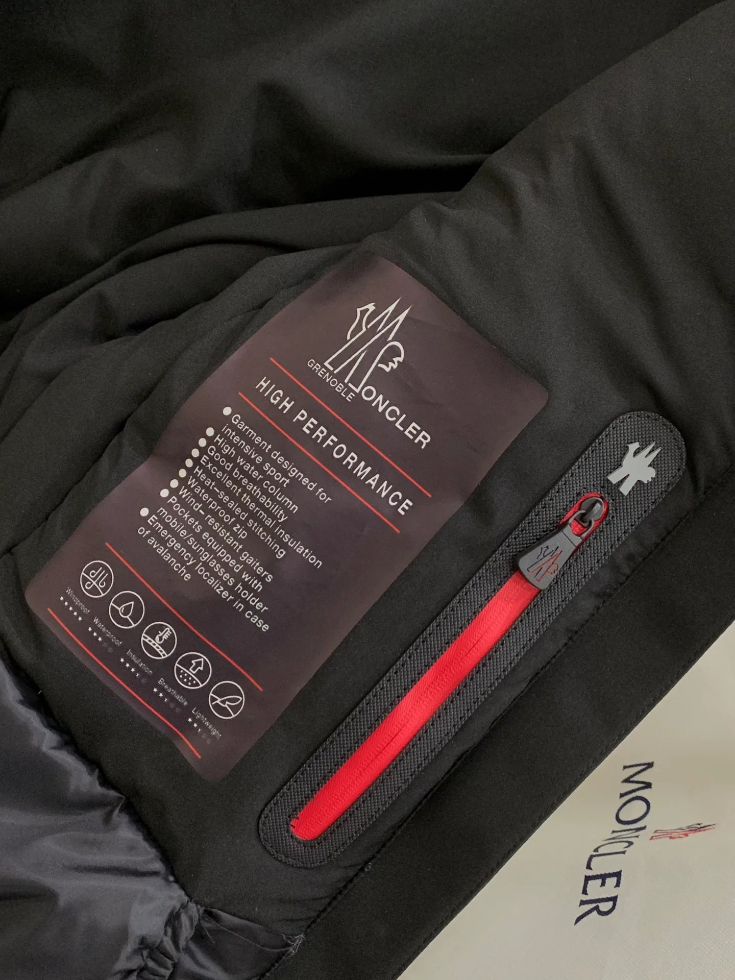 Куртки И Пуховики Женские Moncler 870385