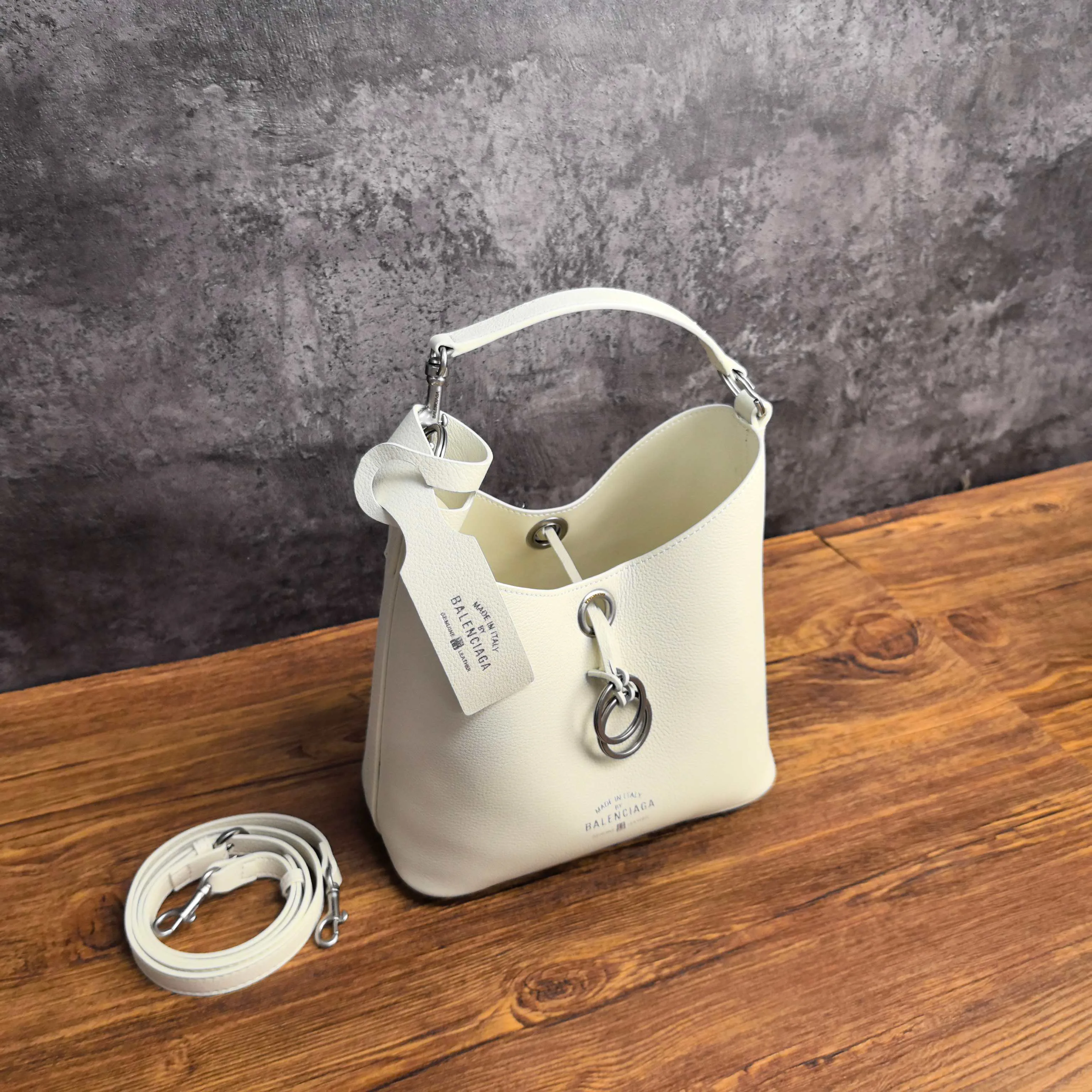 Сумки На Ремне Женские Balenciaga 12669067