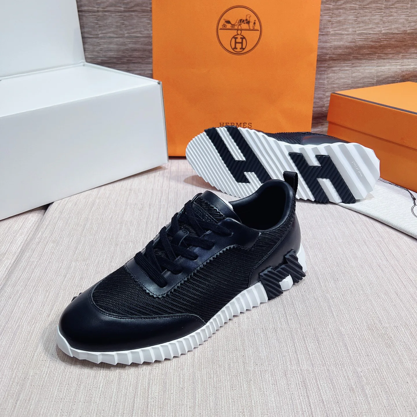 Кроссовки Женские Hermes 17749551
