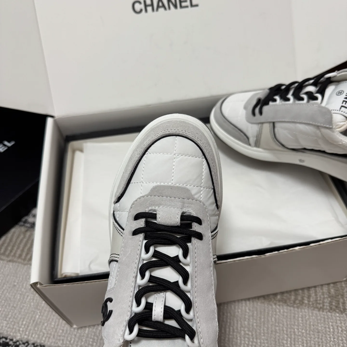 Кроссовки Женские Chanel 18195100