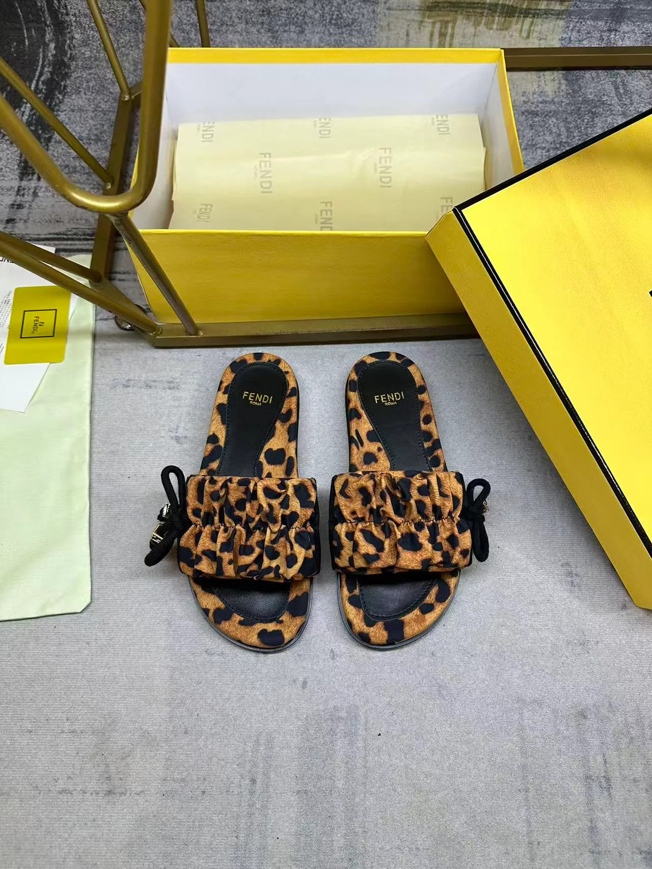 Сандалии Женские Fendi 11513190