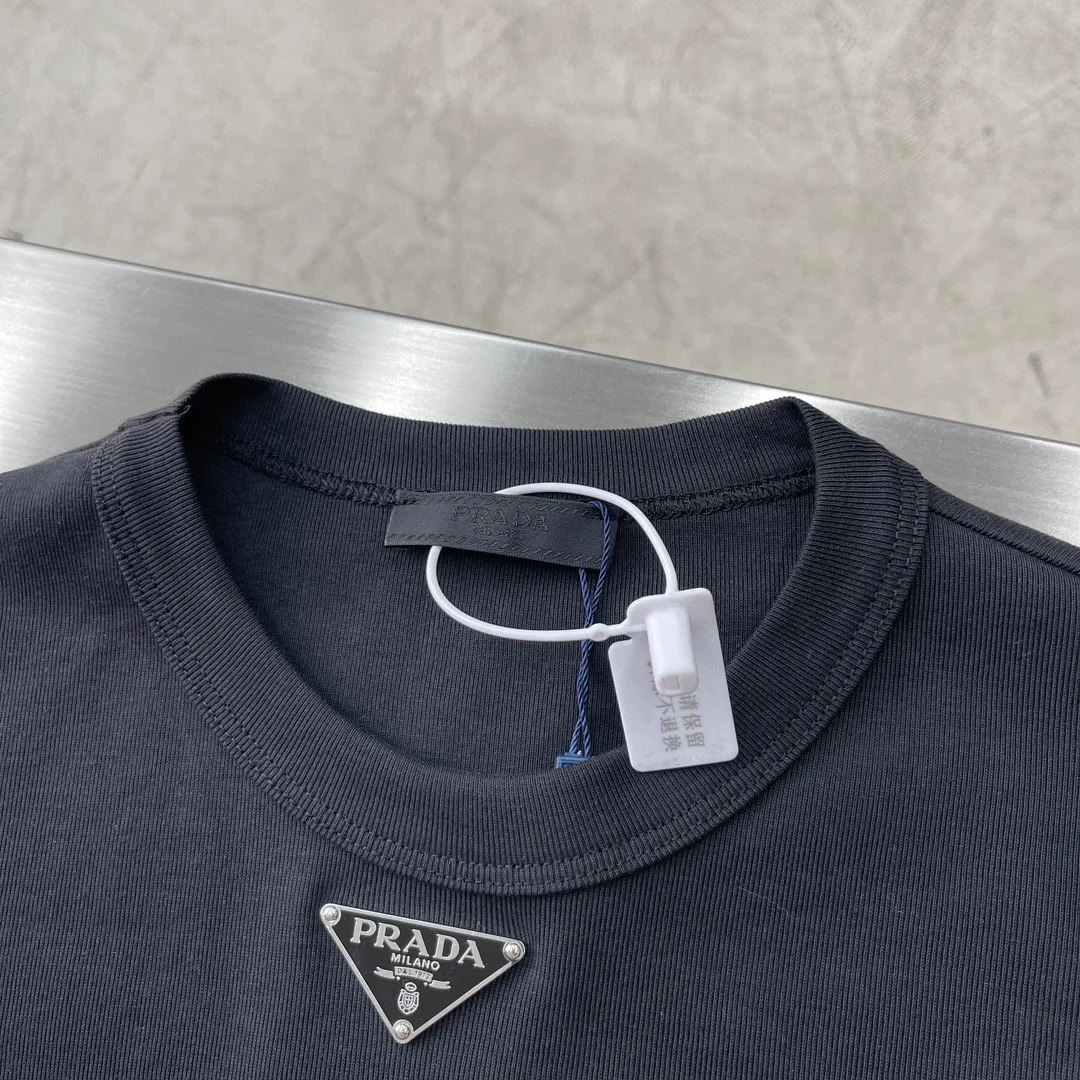 Футболки Женские Prada 18191253