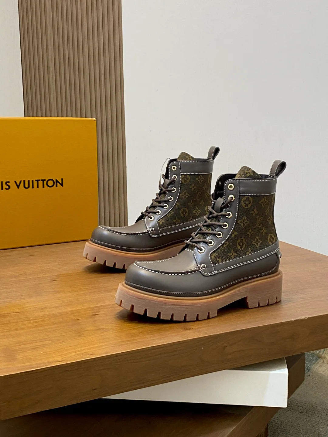 Ботинки Мужские Louis Vuitton 19158107