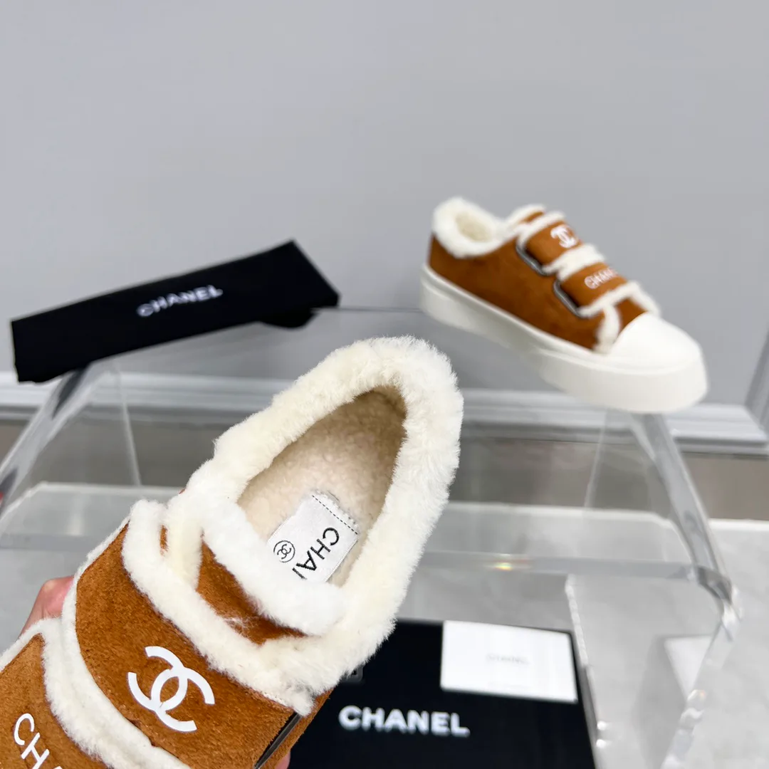 Кроссовки Женские Chanel 18678672