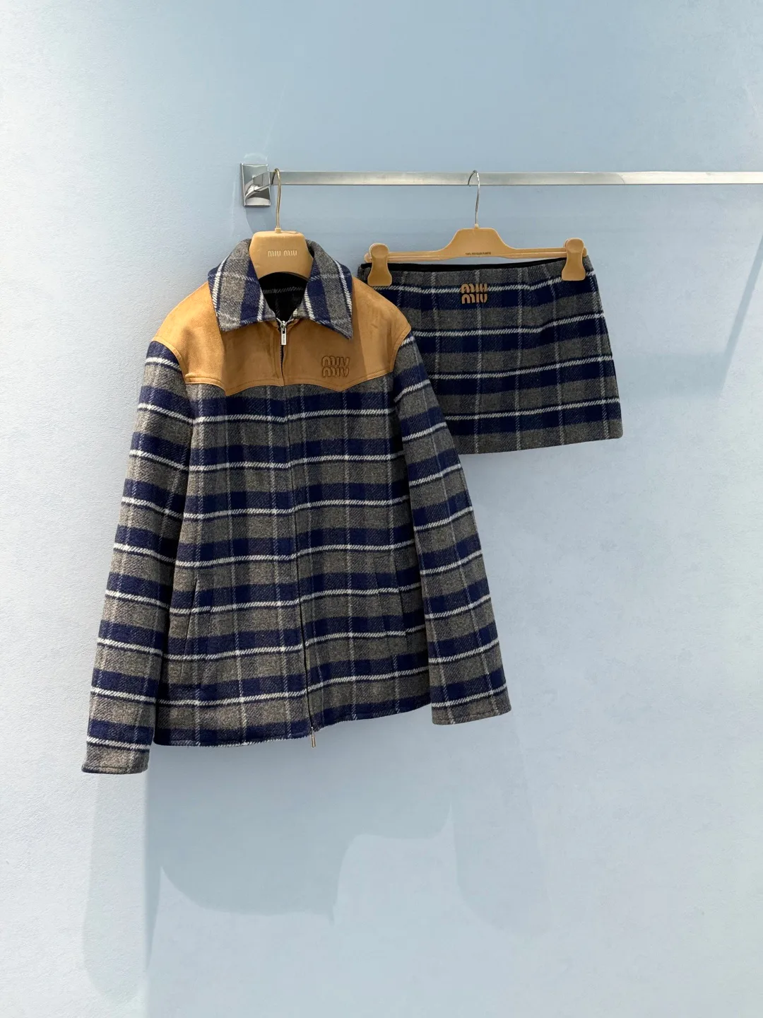 Куртки И Пуховики Женские Miu Miu 4691503