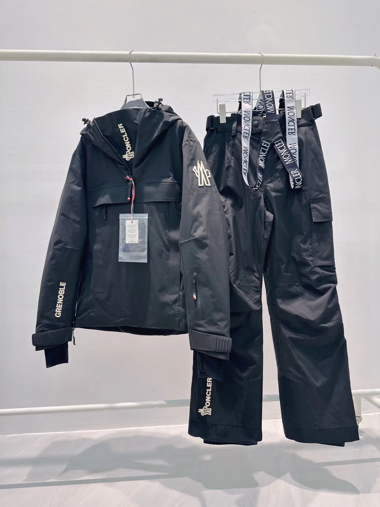 Куртки И Пуховики Женские Moncler 18710261