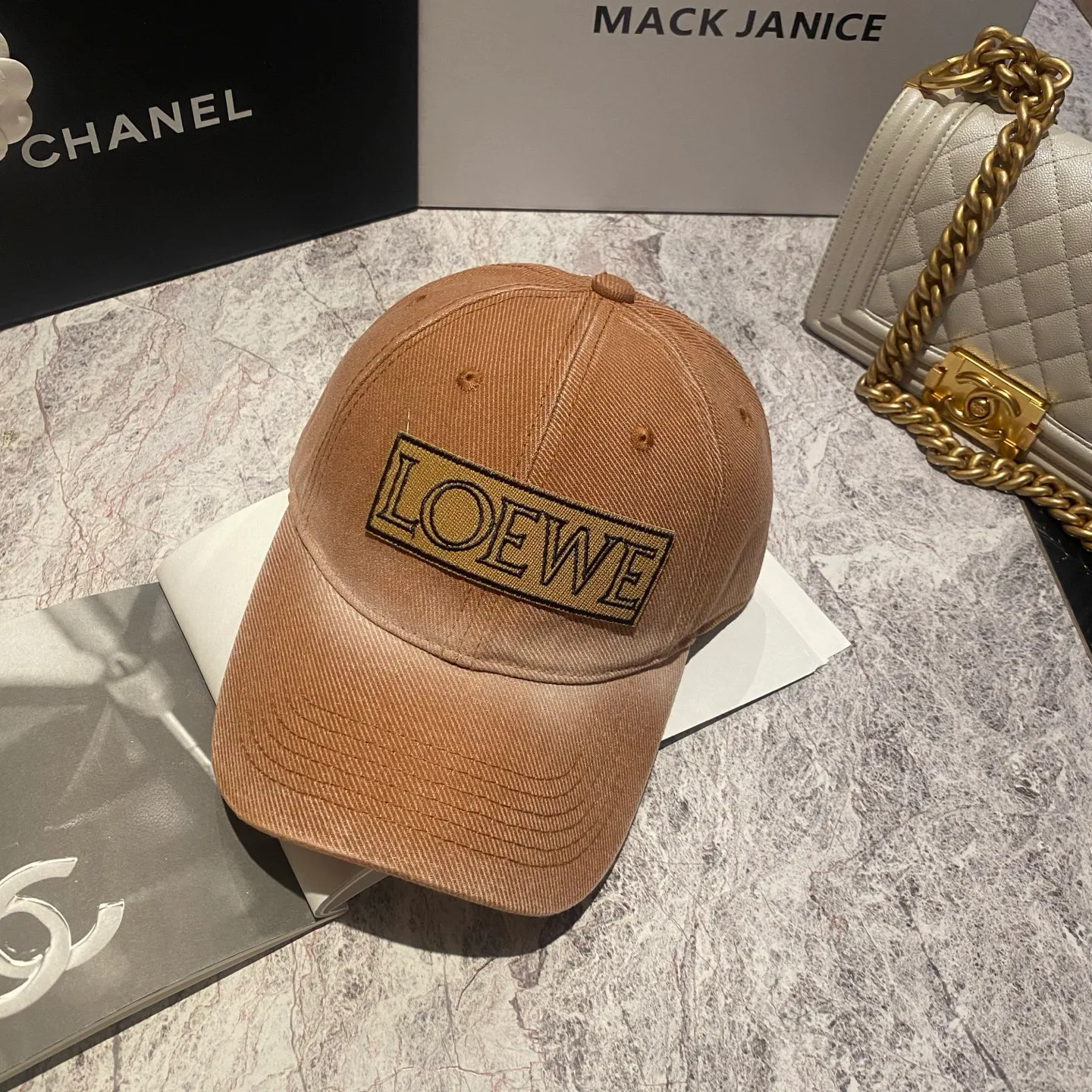 Головные Уборы Loewe 11476