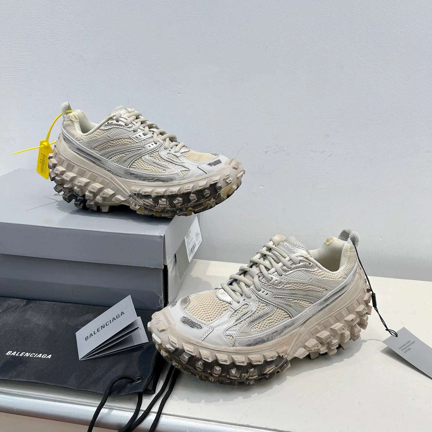 Кроссовки Женские Balenciaga 6428073