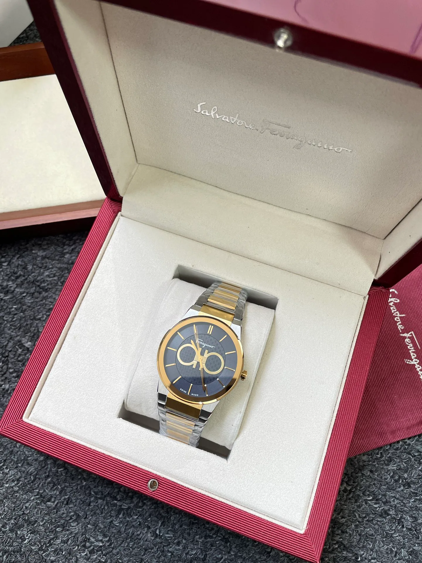 Часы Женские Salvatore Ferragamo 514125