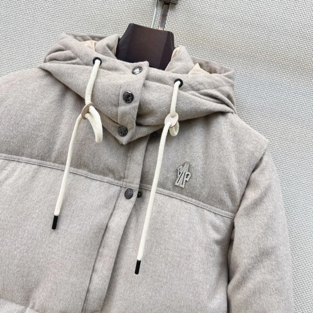 Куртки И Пуховики Женские Moncler 18642162