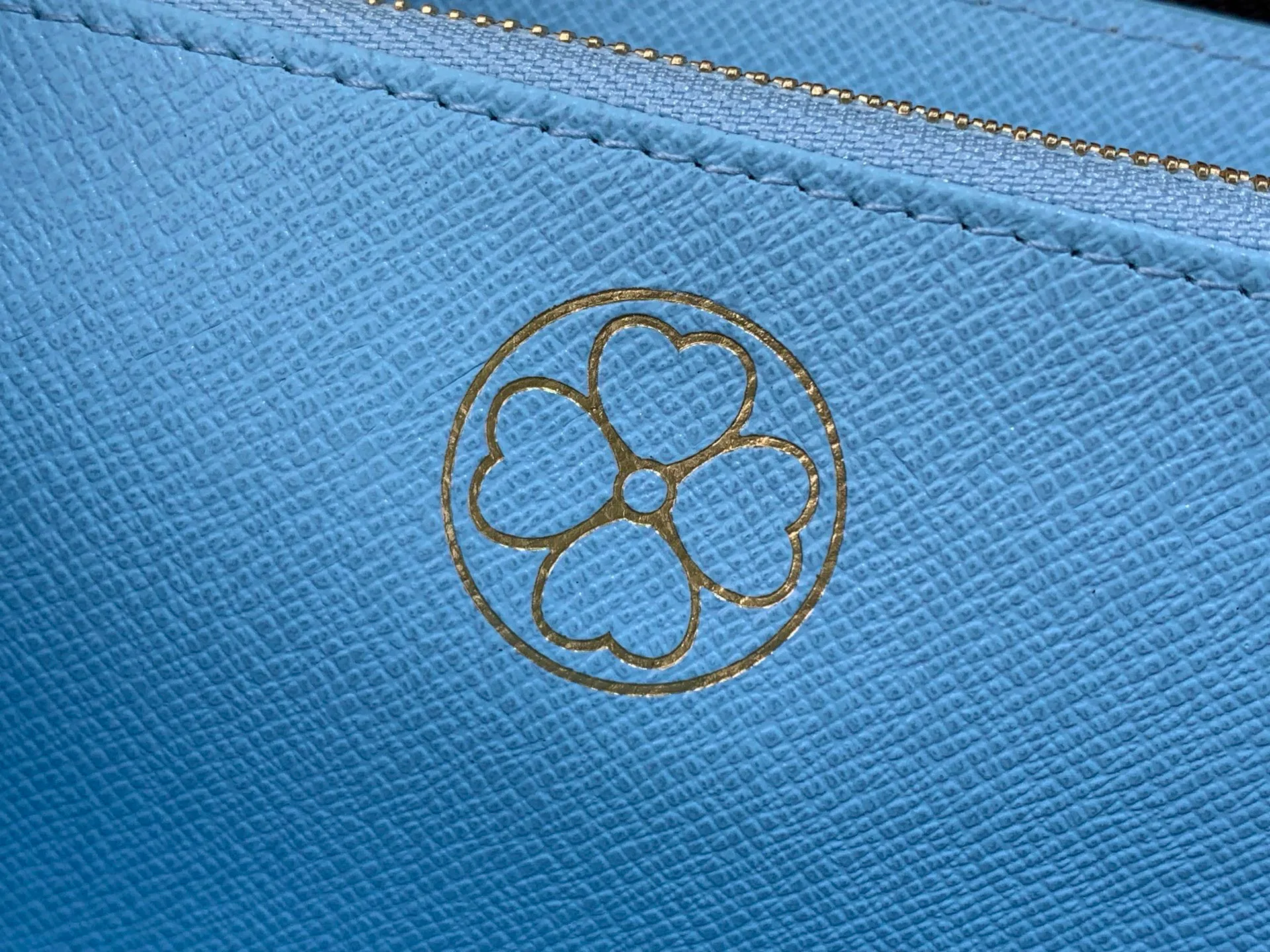 Клатчи Женские Louis Vuitton 13582756