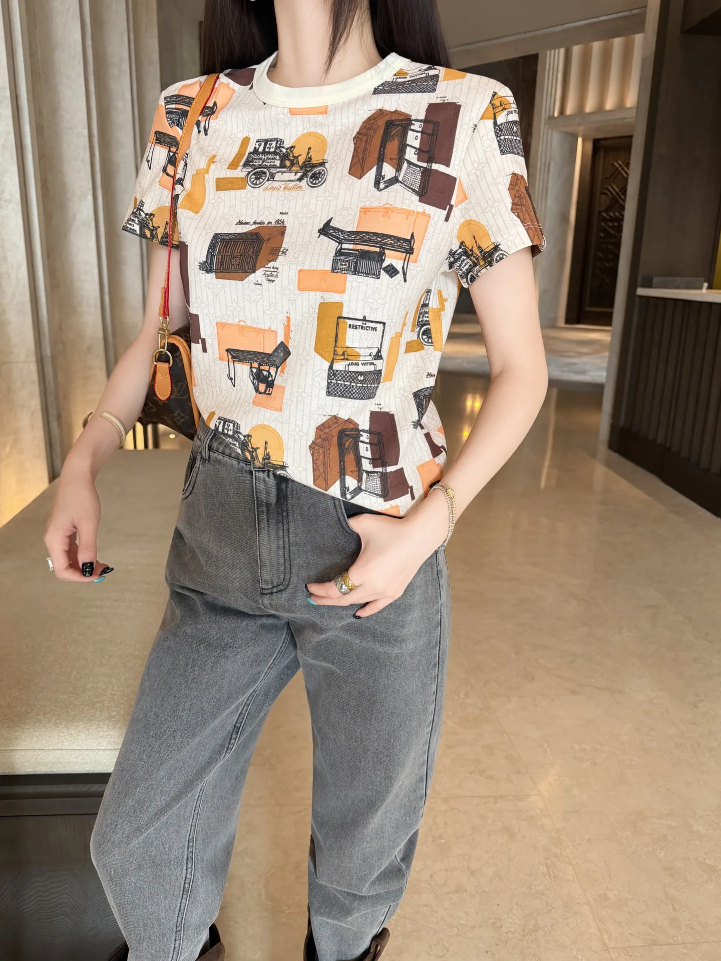 Футболки Женские Louis Vuitton 19256212