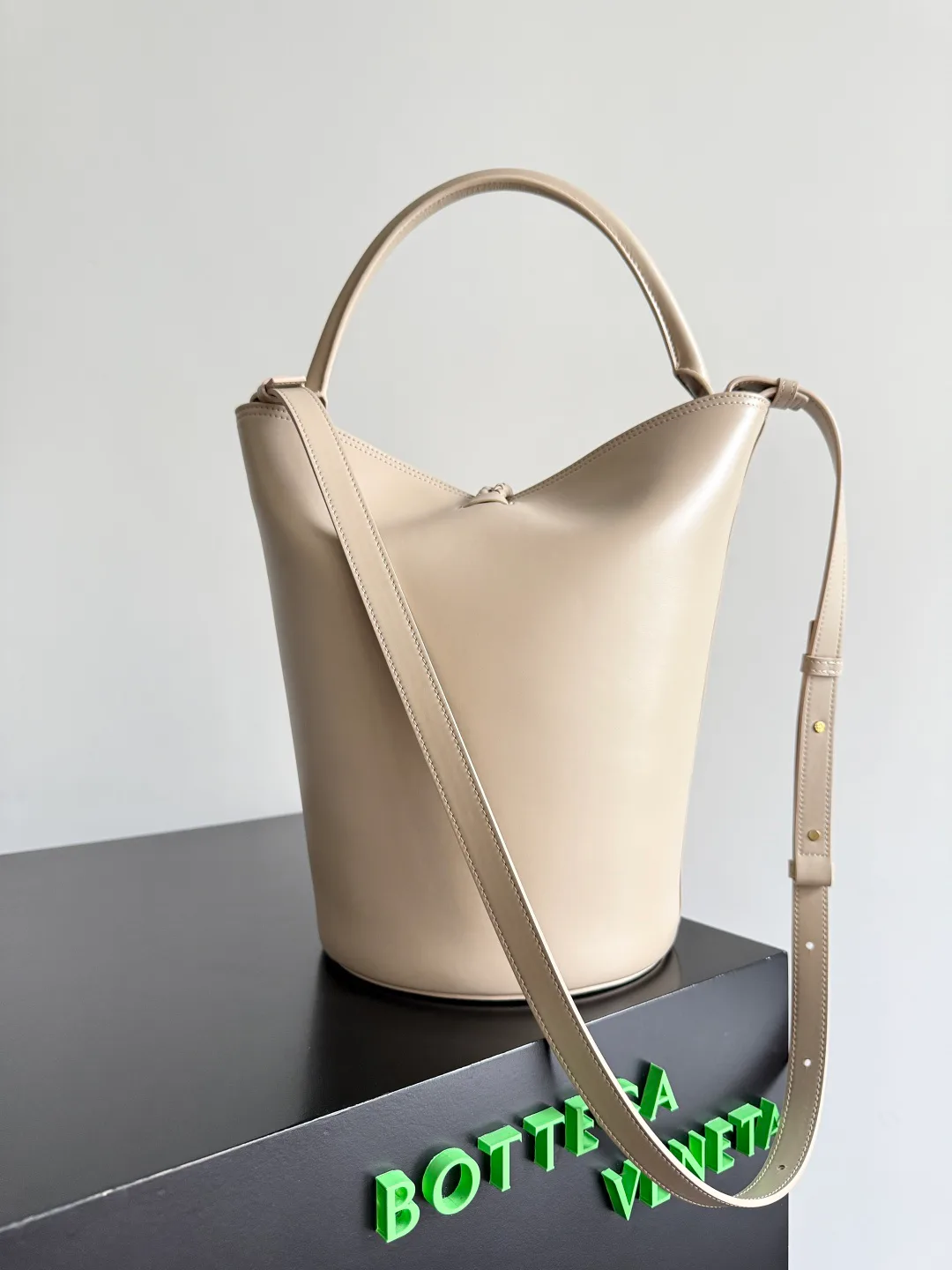 Сумки На Ремне Женские Bottega Veneta 4879099