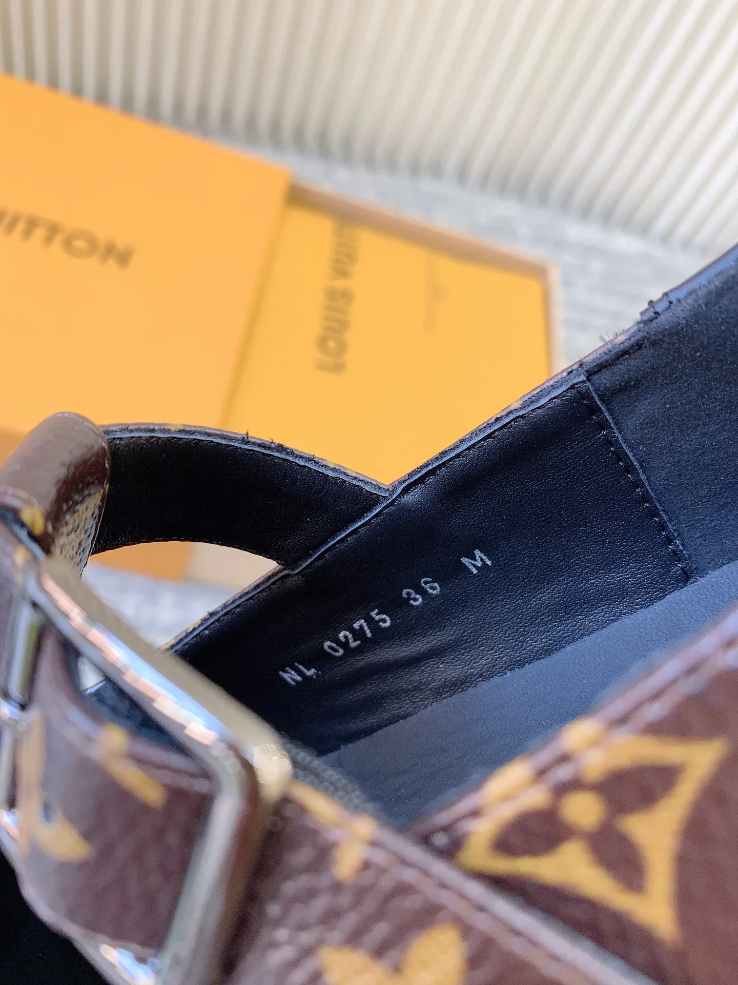 Туфли Женские Louis Vuitton 1474354