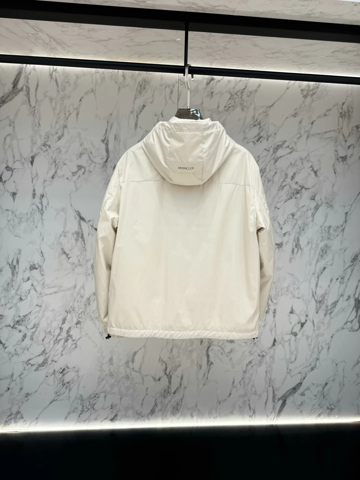 Куртки И Пуховики Мужские Moncler 17944100