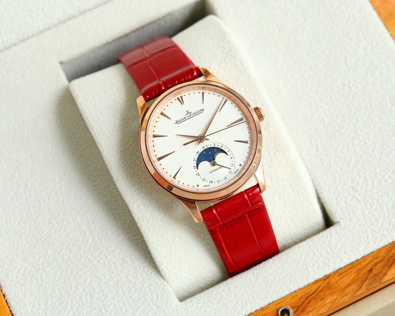 Часы Женские Jaeger-Lecoultre 18233882