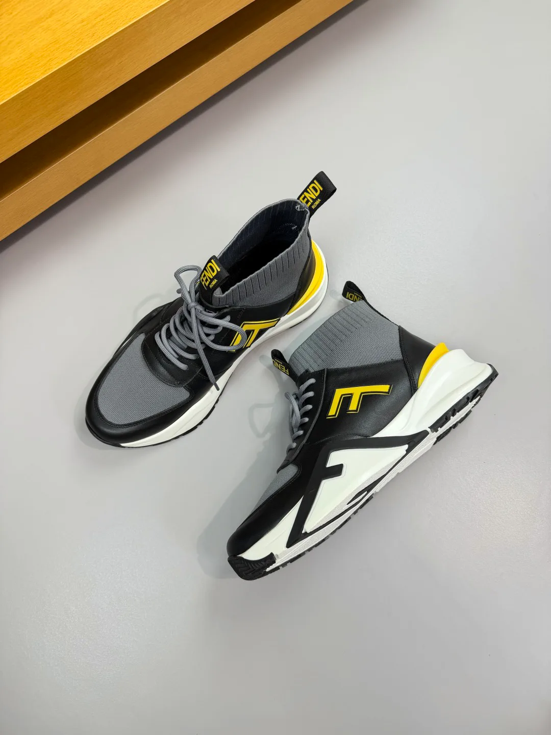 Кроссовки Мужские Fendi 152576