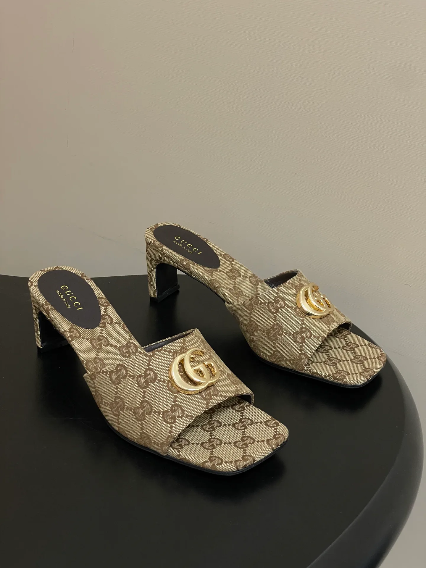 Босоножки Женские Gucci 10395319