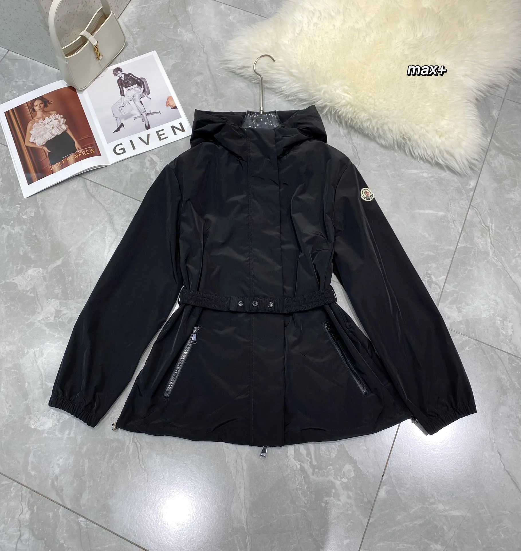 Куртки Женские Moncler 21902