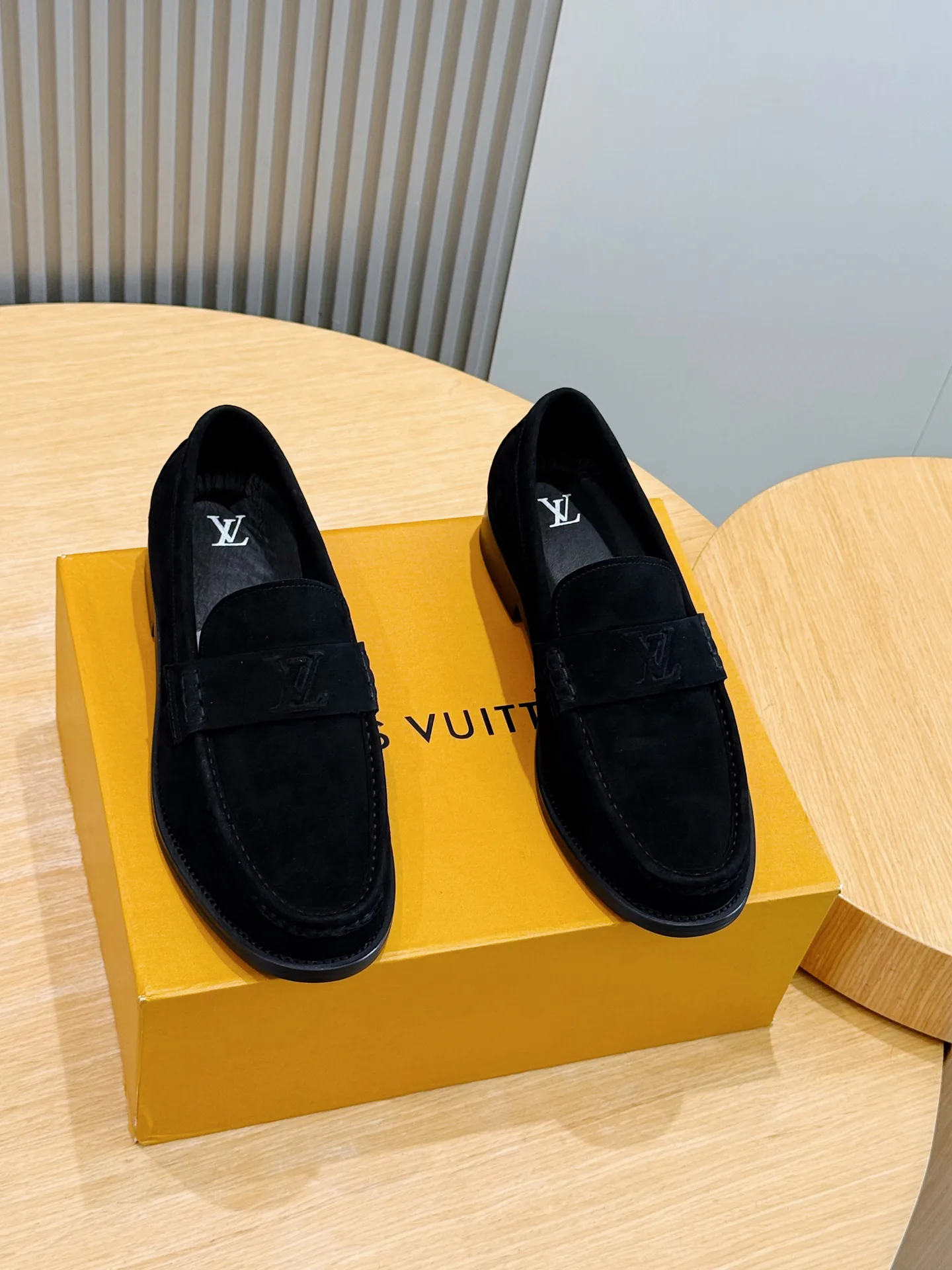Лоферы И Туфли Мужские Louis Vuitton 18247429