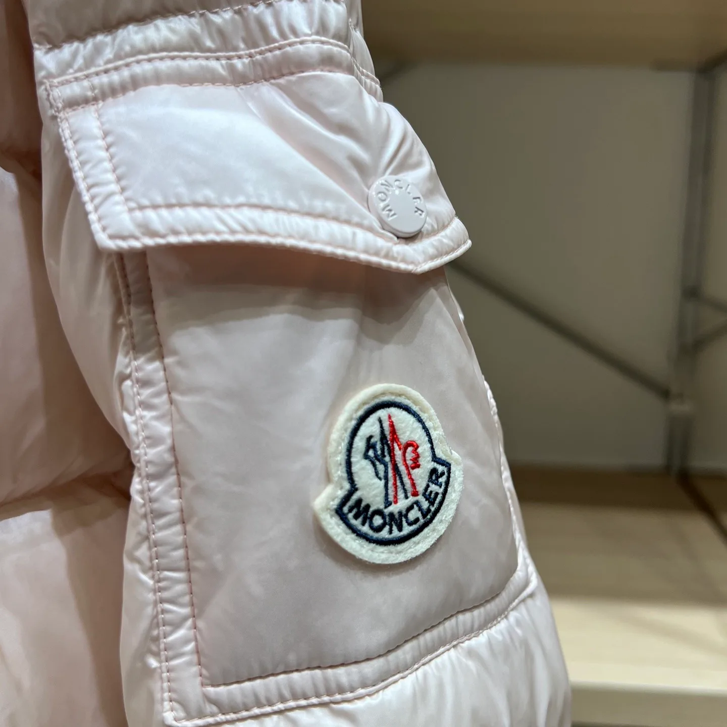 Куртки И Пуховики Женские Moncler 18032038