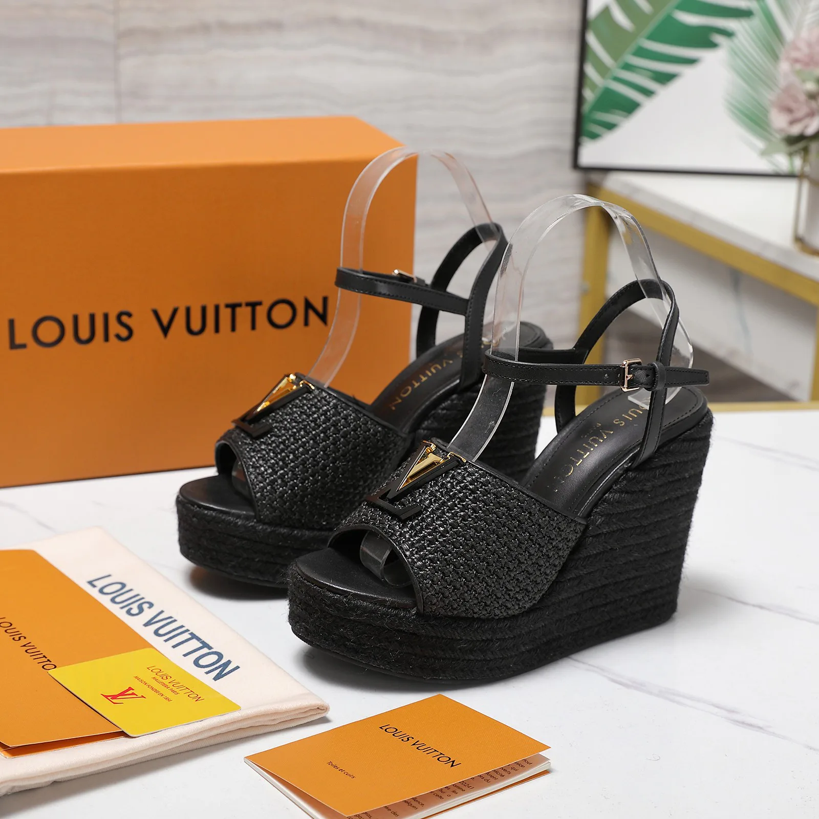 Босоножки Женские Louis Vuitton 1856177