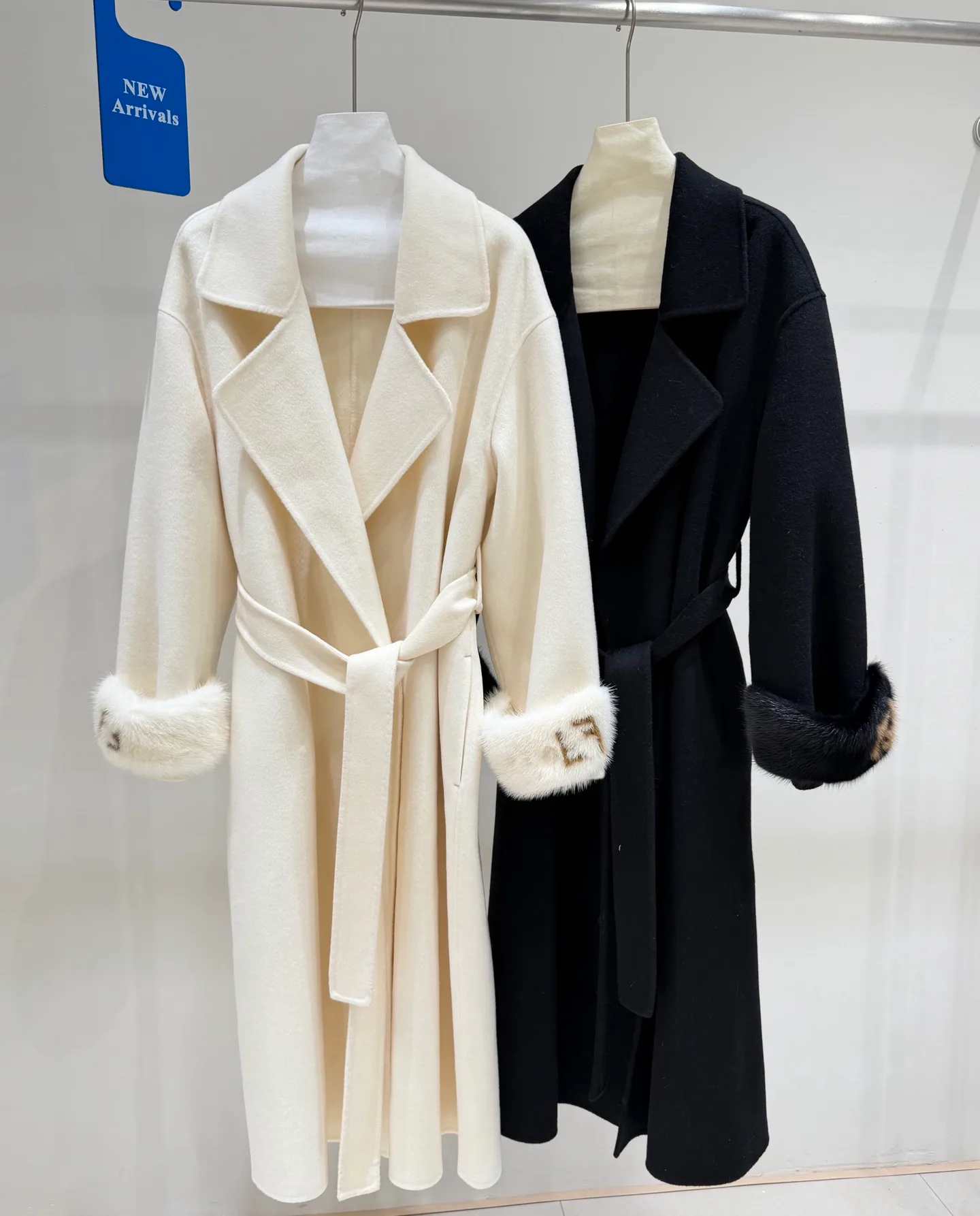Пальто Женские Fendi 18701575