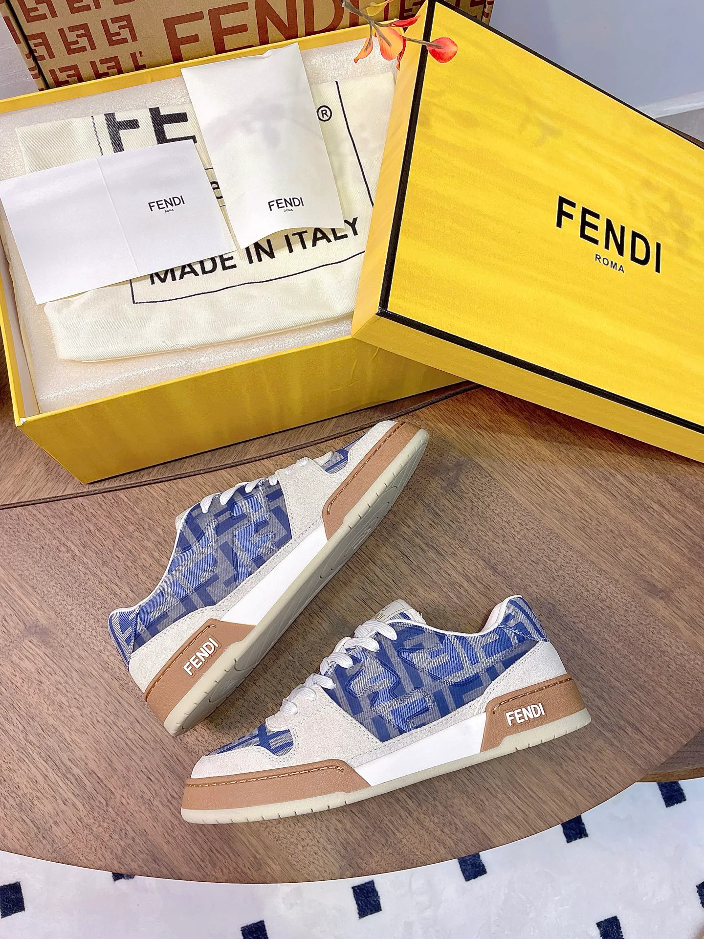 Кроссовки Женские Fendi 17957350