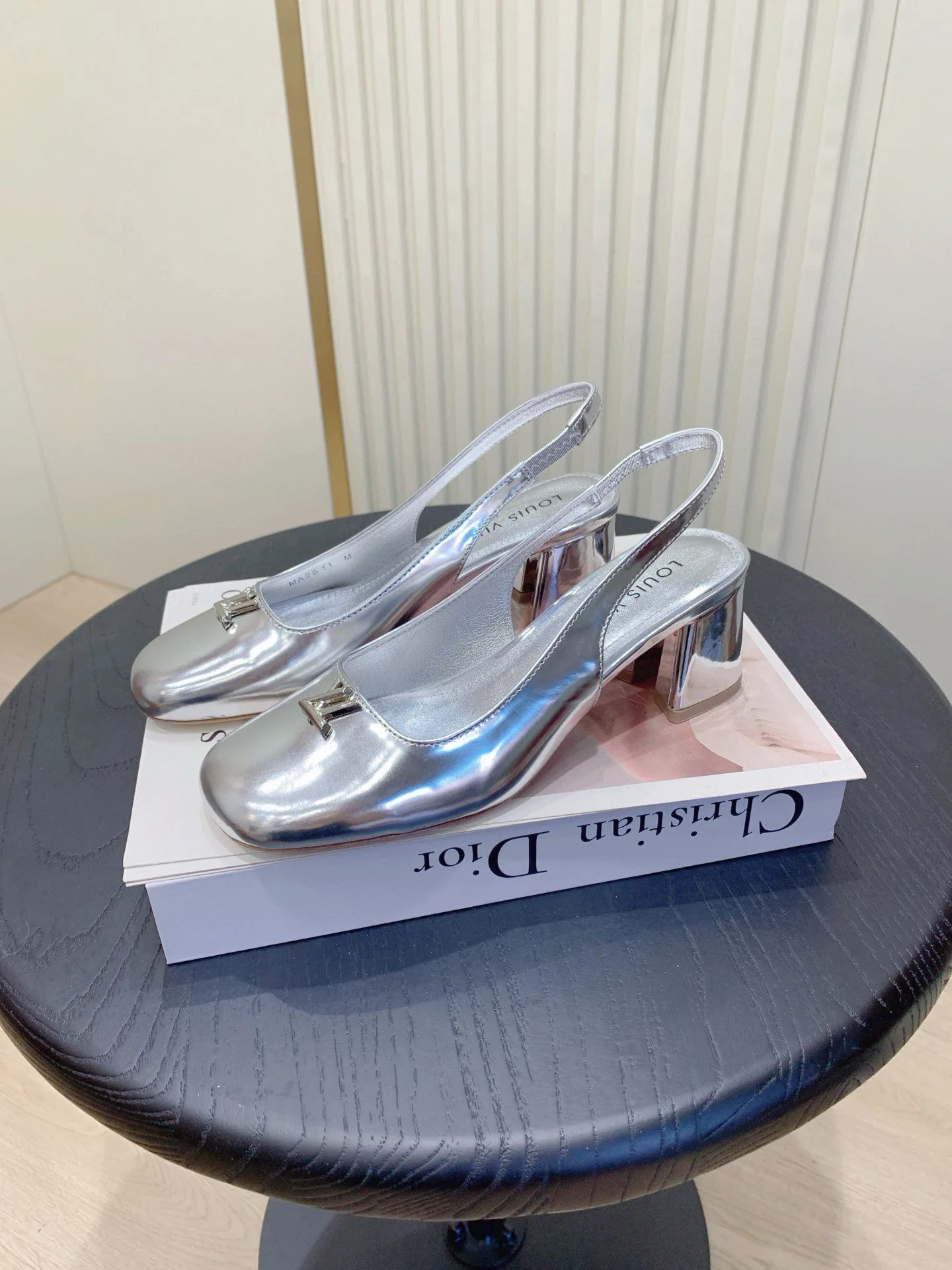 Туфли Женские Louis Vuitton 1834450