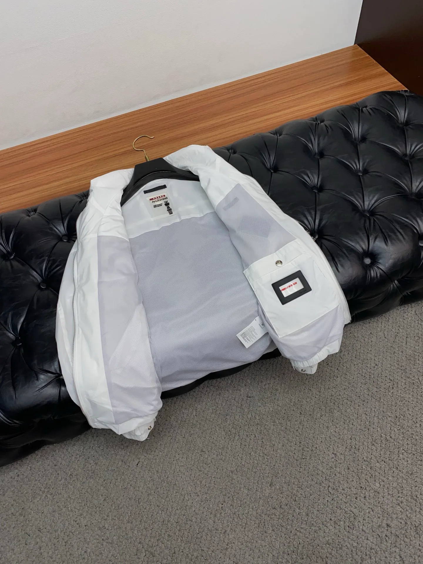 Куртки И Пуховики Мужские Prada 5093748