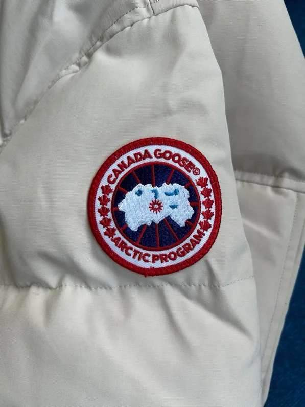 Куртки И Пуховики Женские Canada Goose 18111610