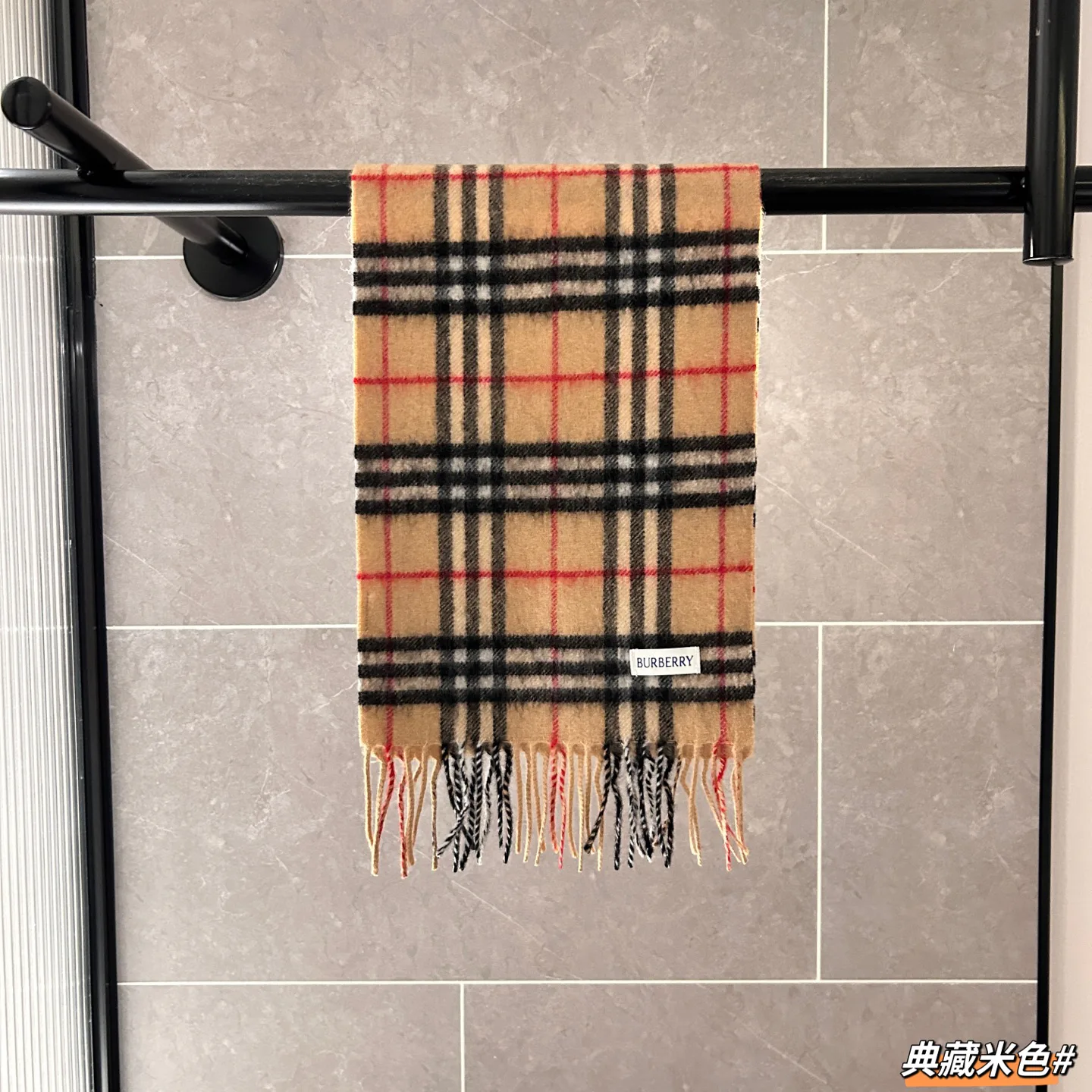 Шарфы Burberry 18507399