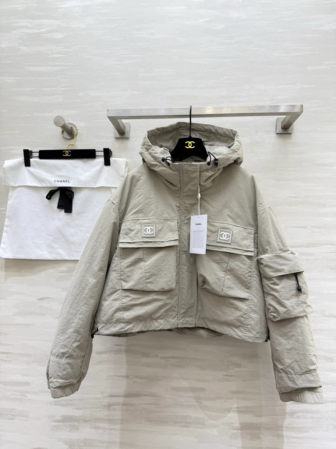 Куртки И Пуховики Женские Chanel 18768177