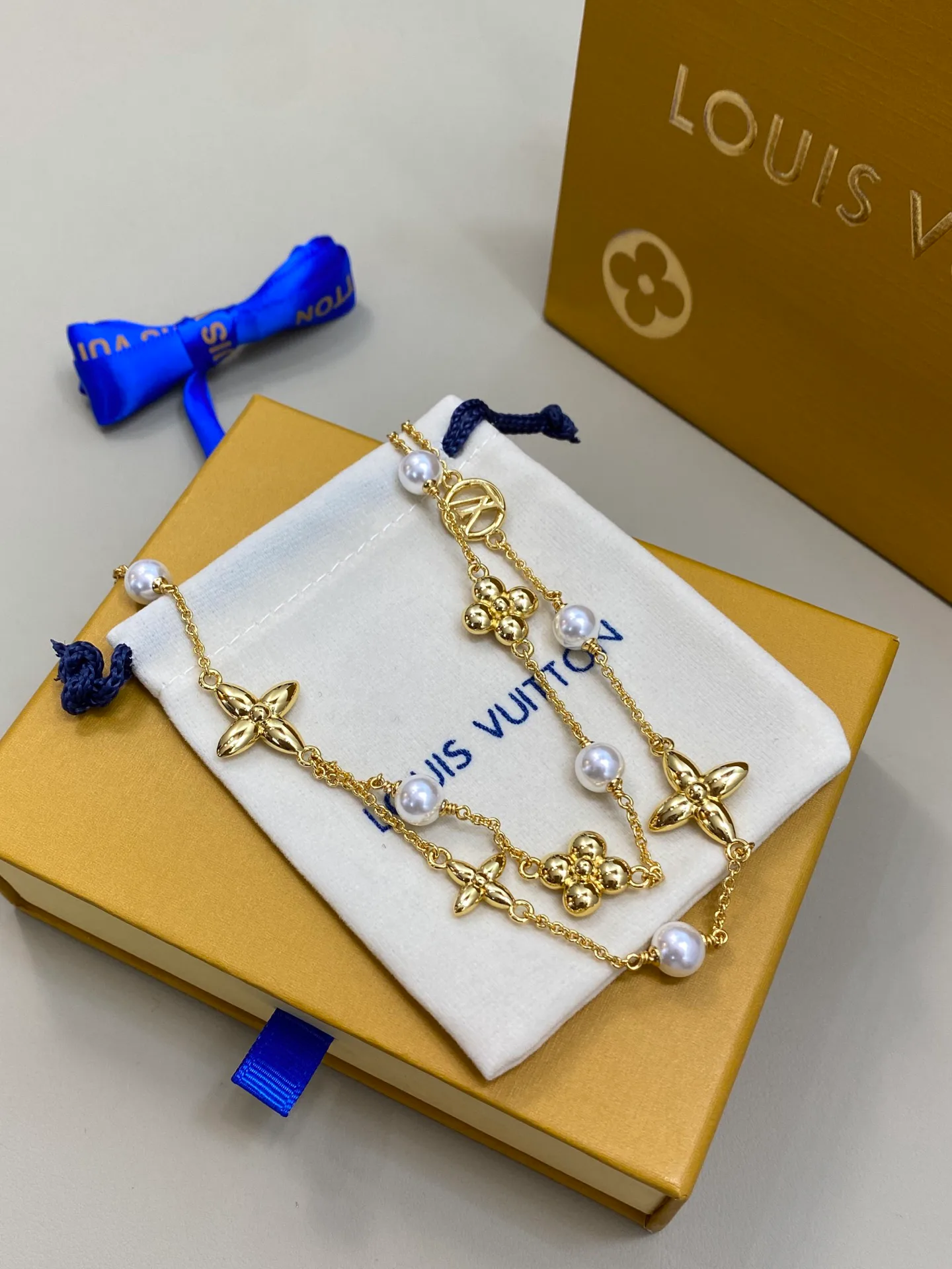 Бижутерия Louis Vuitton 17821899
